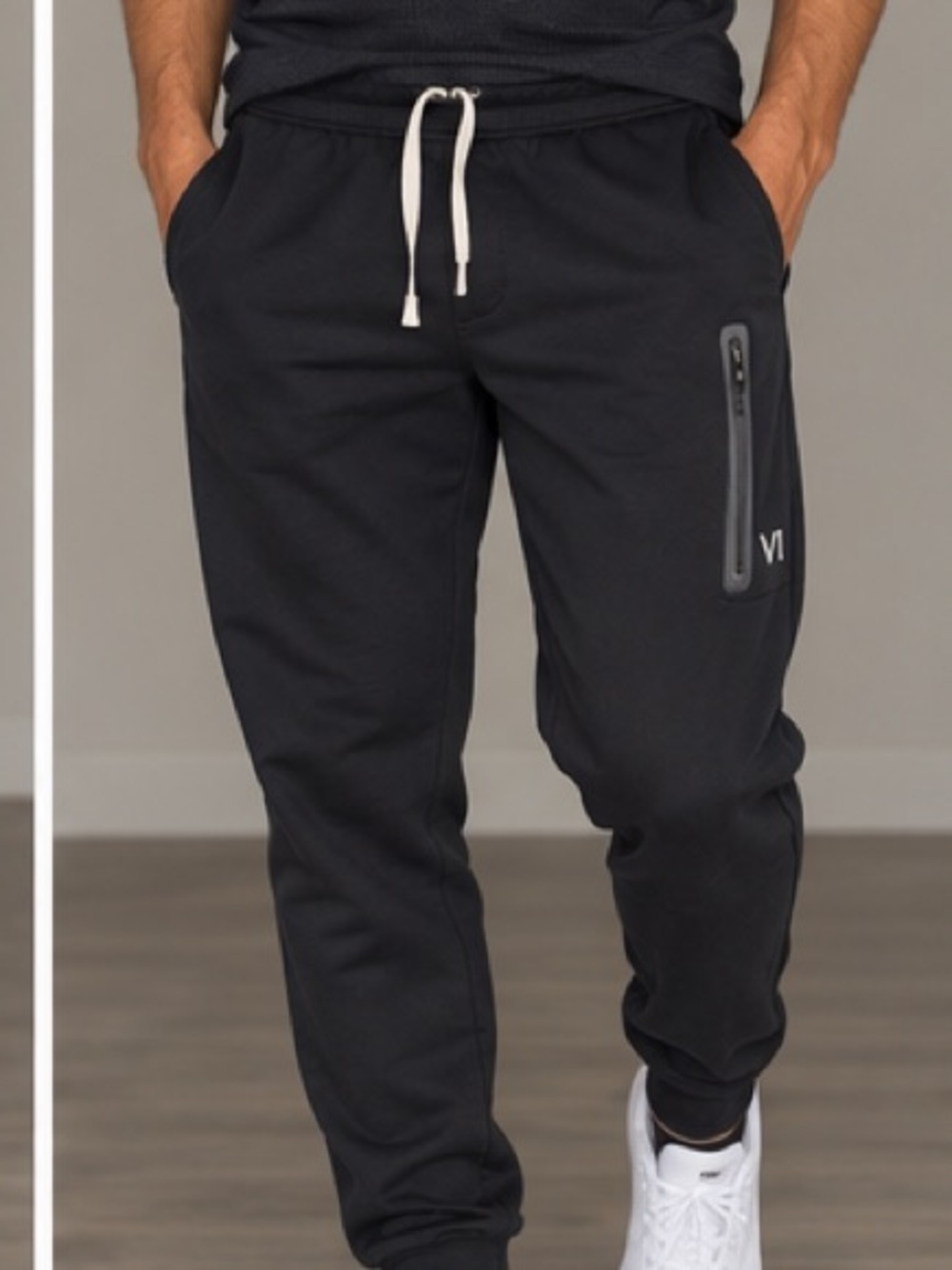 Men’s large vuori black joggers